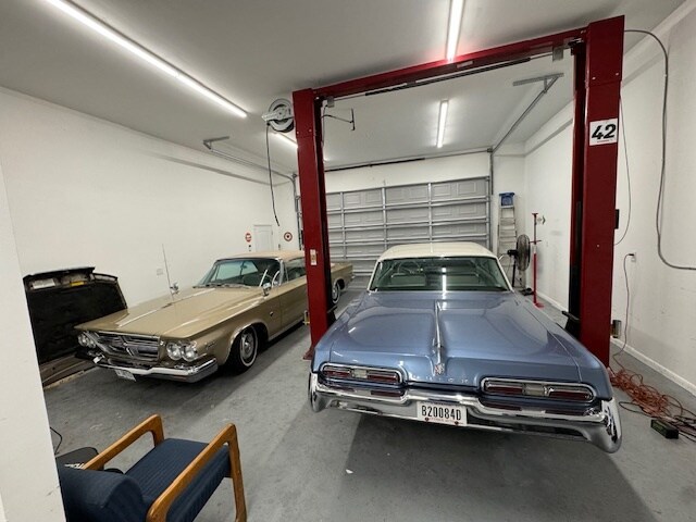 More Photos Of 829 Roberson St, Conroe Auto Repair For Sale