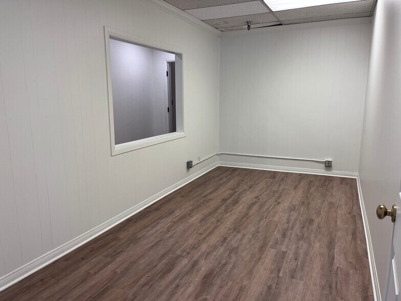 More Photos Of 10814 Los Vaqueros Cir, Los Alamitos Warehouse For Lease