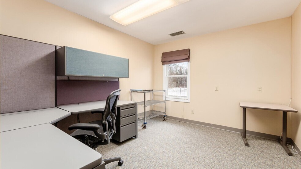 More Photos Of 172 S Friendship Dr, New Concord Medical For Sale
