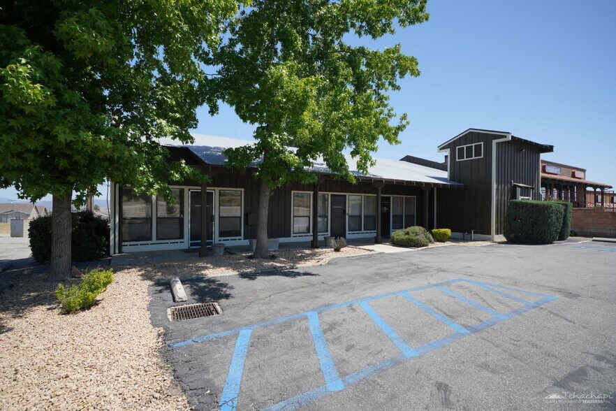 Primary Photo Of 20031 W Valley Blvd, Tehachapi Office For Sale