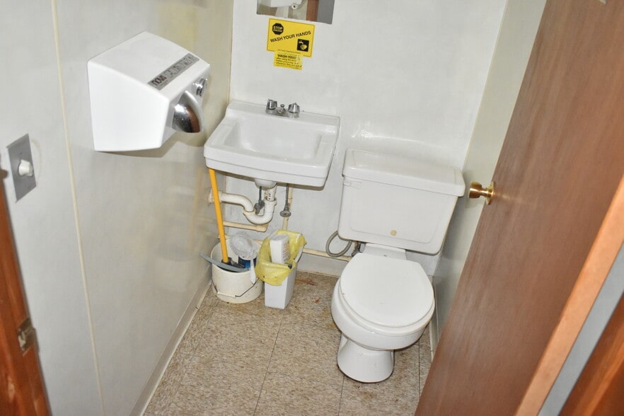 More Photos Of 8915 Route 6N, Albion Fast Food For Sale