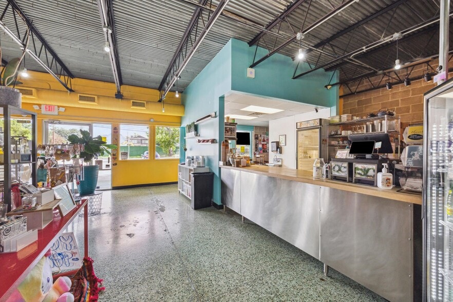 More Photos Of 602 E 20th St, Houston Restaurant For Lease