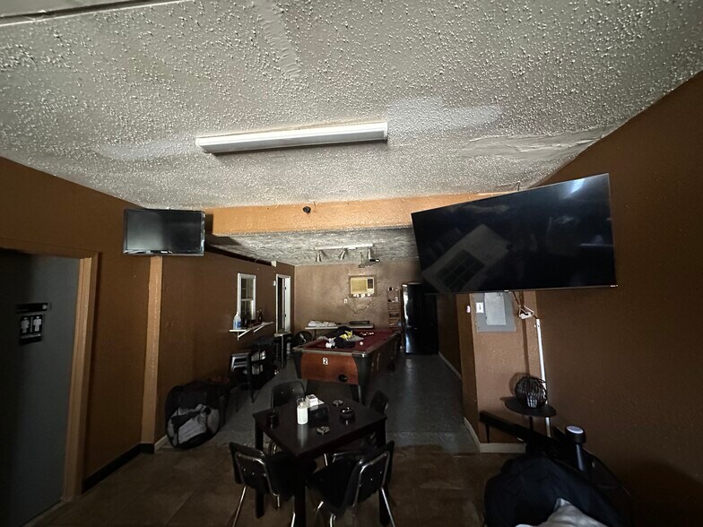 More Photos Of 9305 N Wayside Dr, Houston Office Residential For Sale