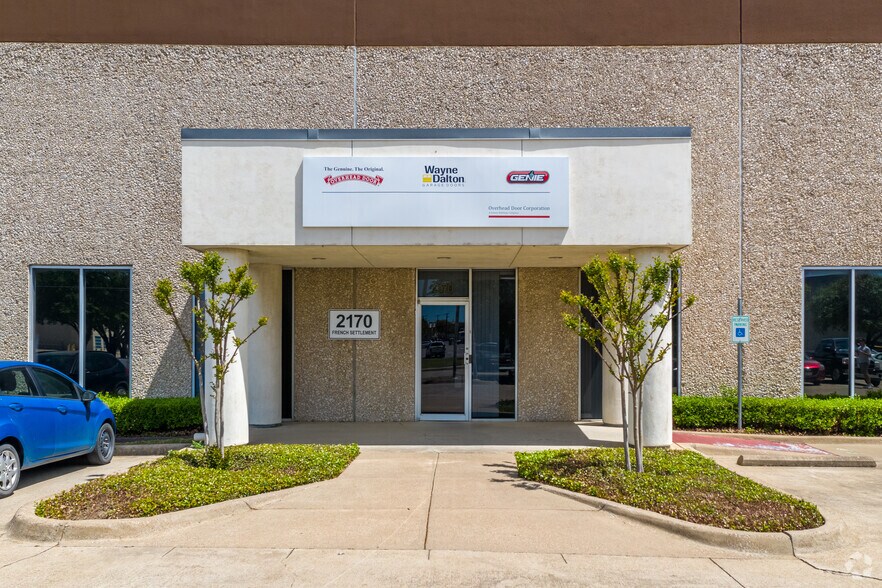 More Photos Of 2170-2180 French Settlement Rd, Dallas Distribution For Lease