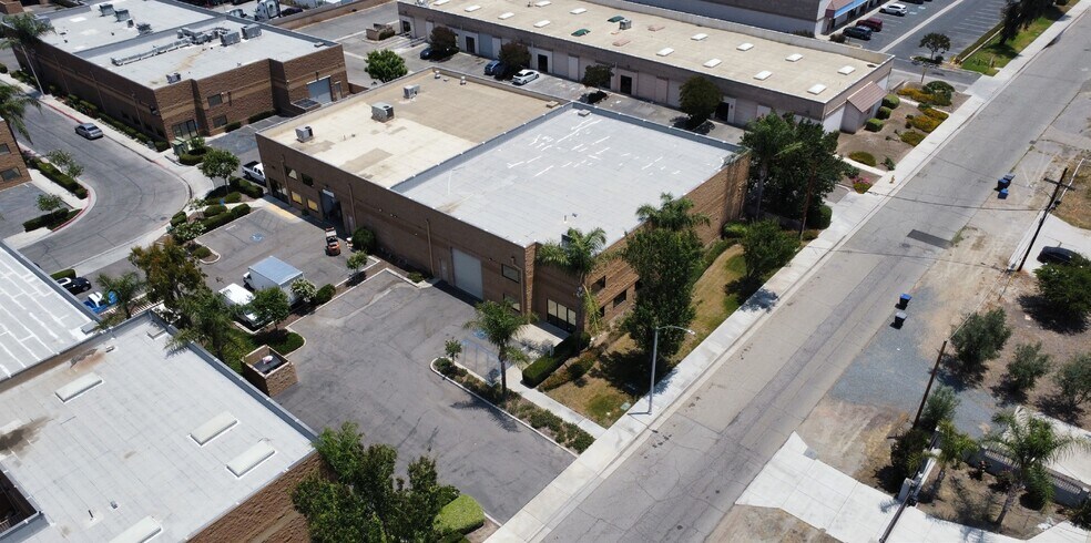 More Photos Of 3985 Carter Ave, Riverside Warehouse For Sale