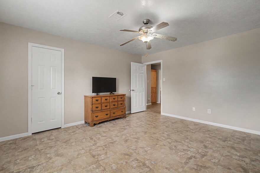 More Photos Of 9882 FM 149 Rd, Montgomery Flex For Sale