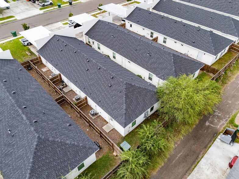 More Photos Of 305 Lauryn Dr, San Juan Apartments For Sale