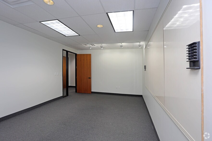 More Photos Of 6500 N Belt Line Rd, Irving Office For Lease