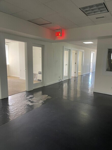 More Photos Of 18305 Biscayne Blvd, Aventura Office For Lease