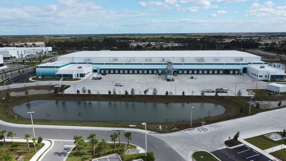 More Photos Of 2651 SW Waterside Way, Stuart Unknown For Lease