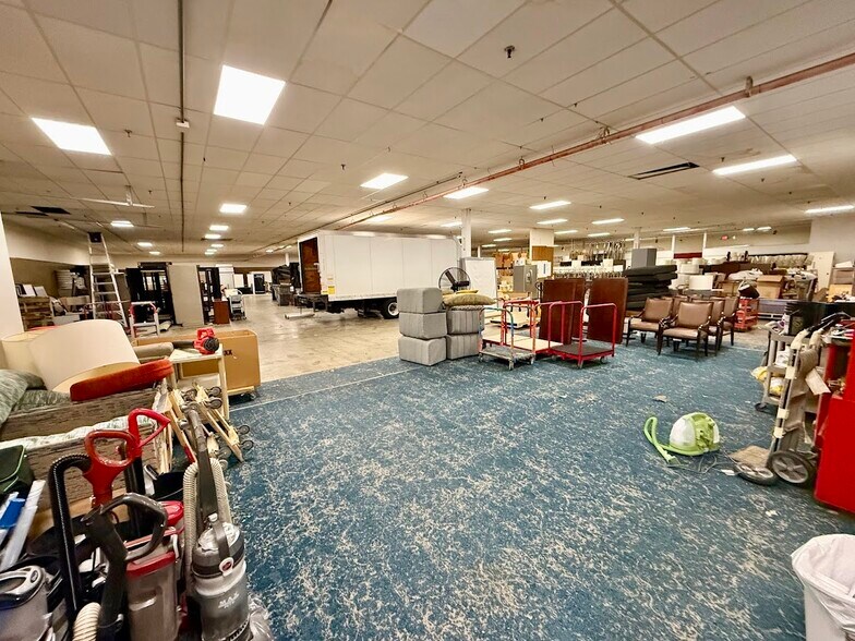 More Photos Of 4805-4825 Salem Ave, Dayton Unknown For Lease