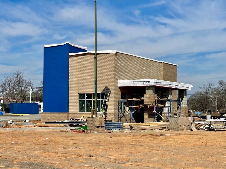 More Photos Of 203 S Main St, Mauldin General Retail For Sale