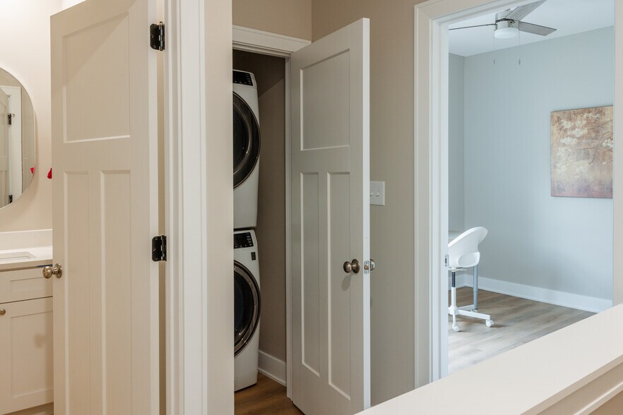 More Photos Of 3909 Winthrop Ave, Indianapolis Apartments For Sale