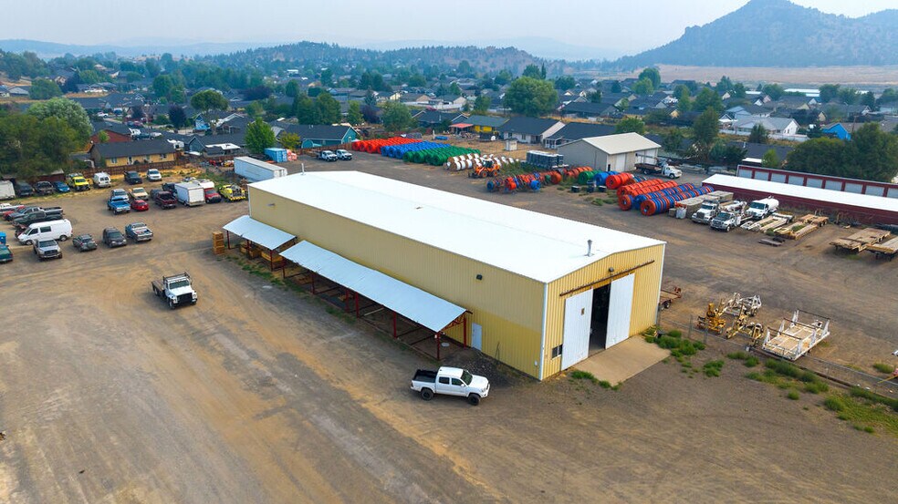 More Photos Of 701 Peters Rd, Prineville Manufacturing For Lease
