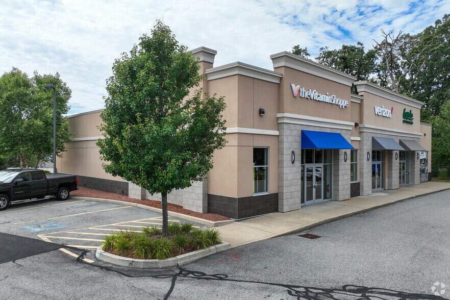 More Photos Of 435 Winthrop Ave, Lawrence Freestanding For Lease