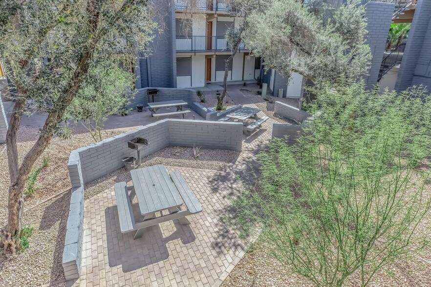 More Photos Of 1350 E Thomas Rd, Phoenix Apartments For Sale