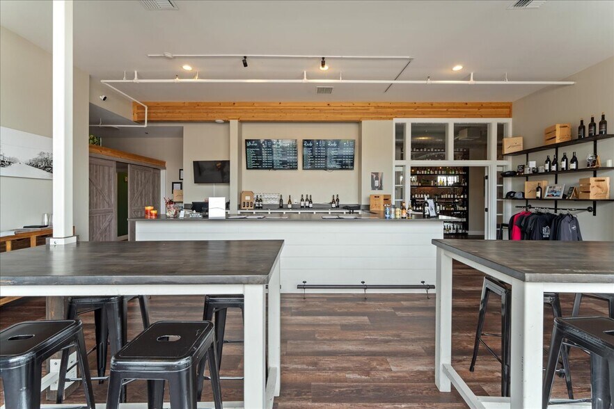 More Photos Of 2037 W Woodin Ave, Chelan Restaurant For Sale