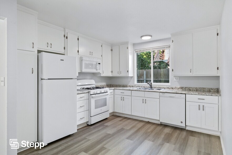 More Photos Of 1050 Gaviota Ave, Long Beach Apartments For Sale