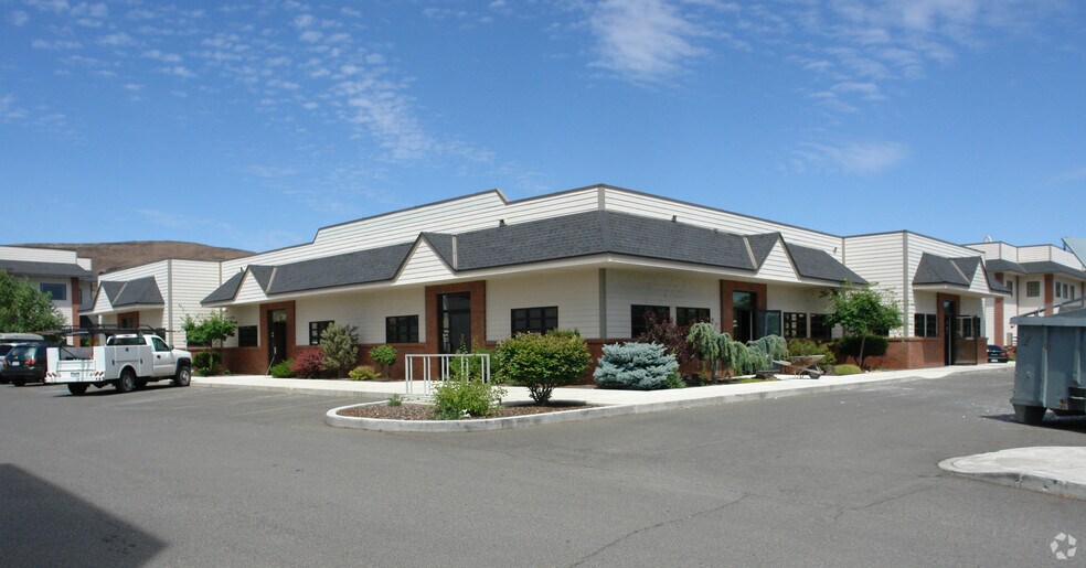 More Photos Of 3703 River Rd, Yakima Office For Lease