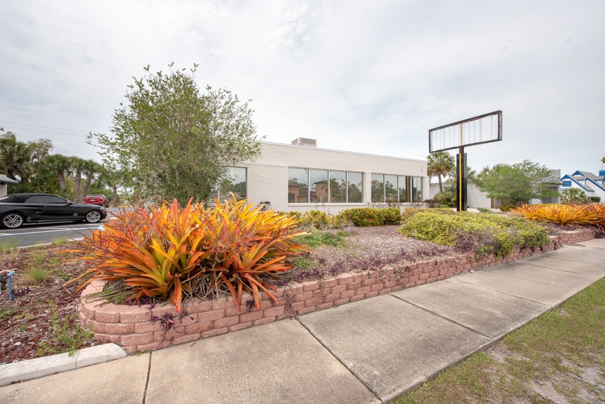 More Photos Of 7430 Tamiami Trl, Sarasota Loft Creative Space For Lease