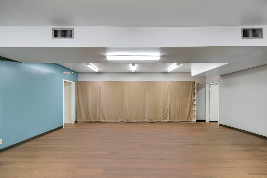 More Photos Of 2515 McCullough Ave, San Antonio Medical For Sale