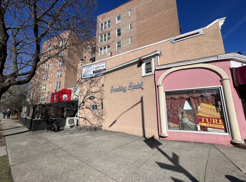 More Photos Of 1701 Elm Ave, Brooklyn Restaurant For Sale