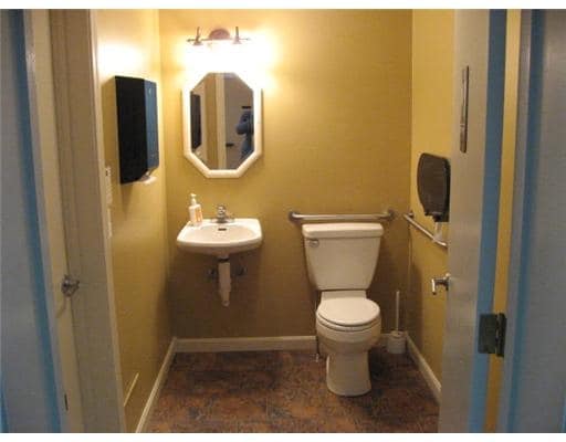 More Photos Of 761 Park Ave, Cranston Medical For Sale