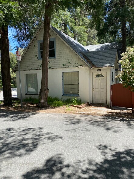 More Photos Of 23597 Manzanita, Crestline Specialty For Lease