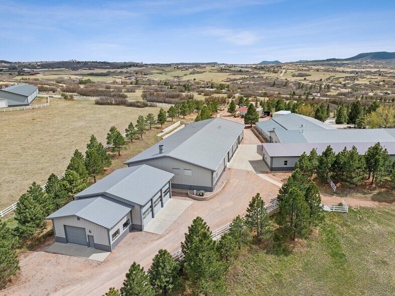 More Photos Of 1751 W Wolfensberger Rd, Castle Rock Flex For Sale