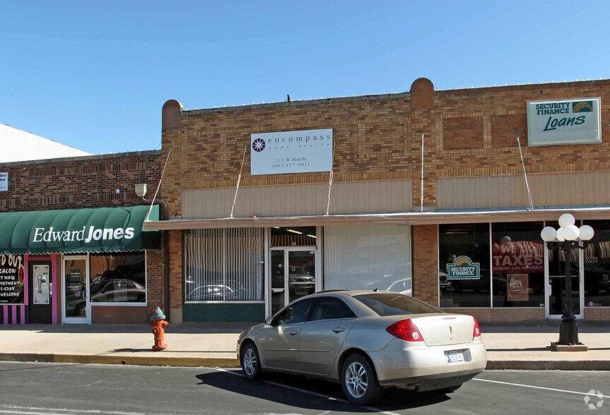 More Photos Of 213 W Main St, Purcell Storefront For Lease