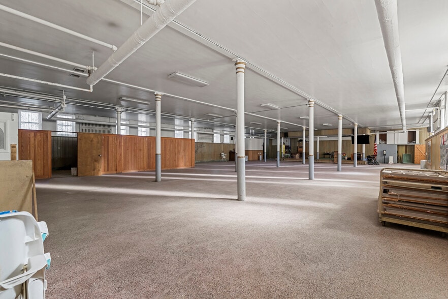 More Photos Of 21 State St, Oil City Specialty For Sale