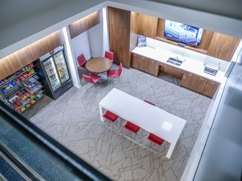 More Photos Of 18333 Preston Rd, Dallas Office For Lease