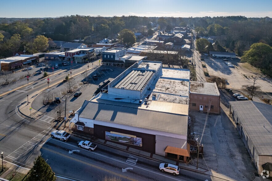 More Photos Of 1423 Washington St, Clarkesville Storefront Retail Office For Lease