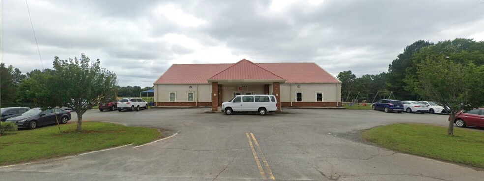 Primary Photo Of 2329 US-41 Hwy, Forsyth Daycare Center For Sale