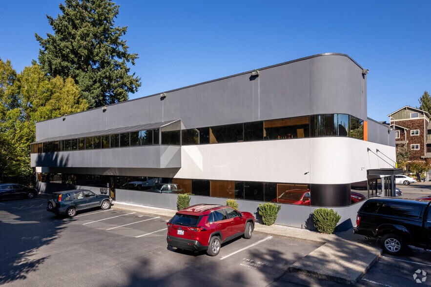 More Photos Of 12535-12537 15th Ave NE, Seattle Office For Lease