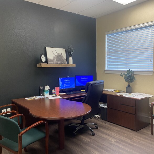 More Photos Of 2200 Pool Rd, Grapevine Office For Lease