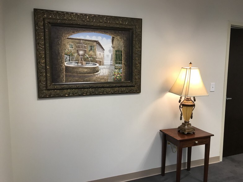 More Photos Of 300 Lester Mill Rd, Locust Grove Office For Lease