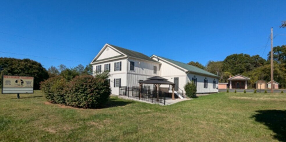 More Photos Of 168 Faulconerville Dr, Amherst Flex For Sale