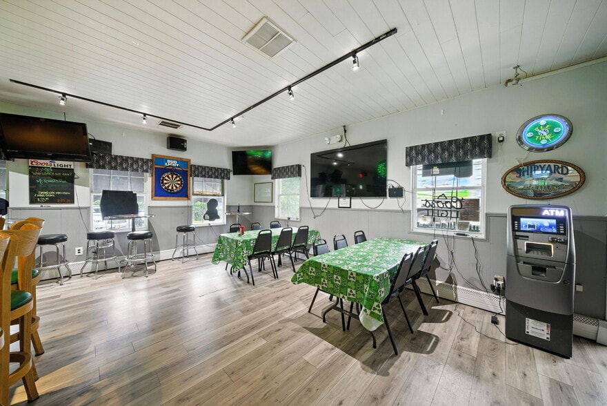 More Photos Of 260 Espanong Rd, Lake Hopatcong Restaurant For Sale