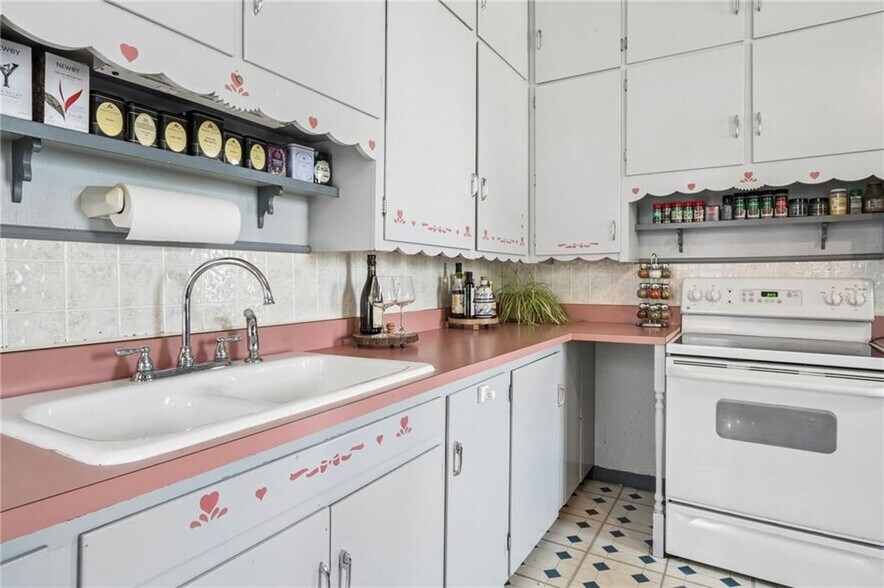 More Photos Of 112 Alexander Ave, Greensburg Office Residential For Sale