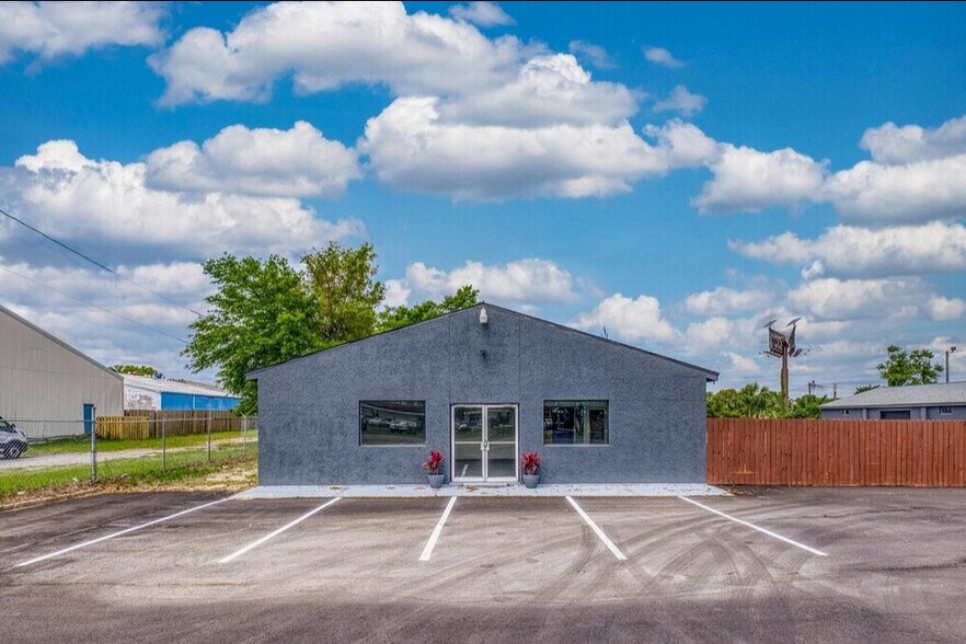 More Photos Of 313 S Old Corry Field Rd, Pensacola Unknown For Lease