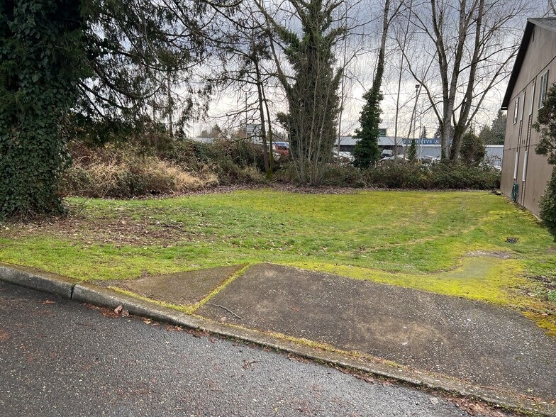 More Photos Of 4484 SE Boardman Ave, Milwaukie Multifamily For Sale