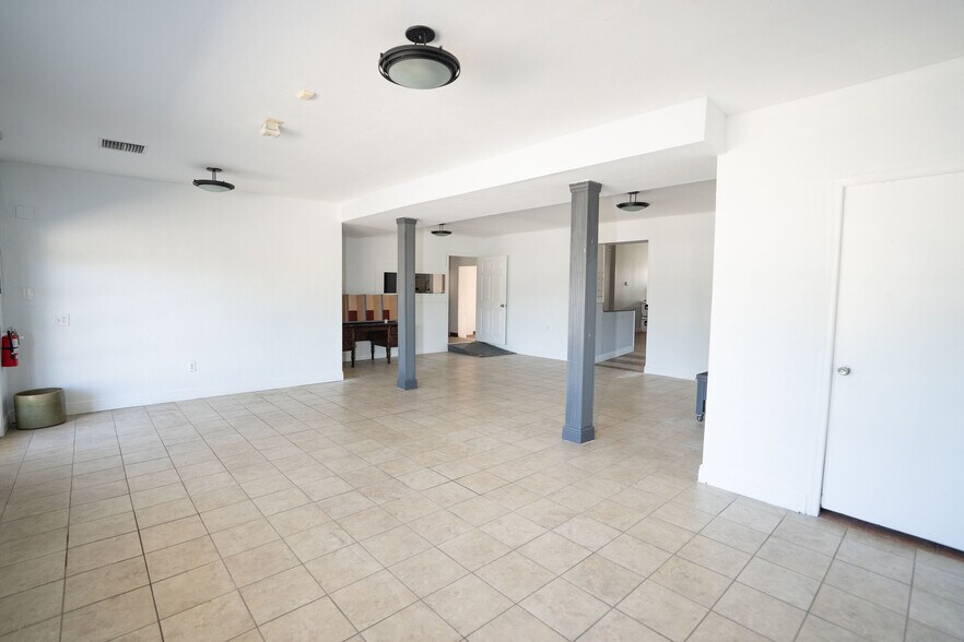 More Photos Of 5995 N Courtenay Pky, Merritt Island Light Manufacturing For Sale