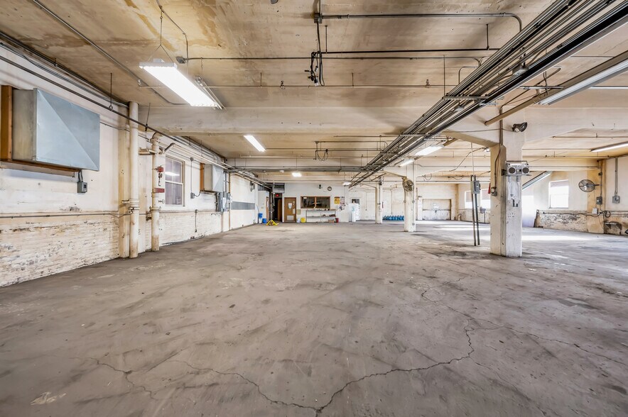 More Photos Of 373 High St, Wilkes Barre Manufacturing For Lease