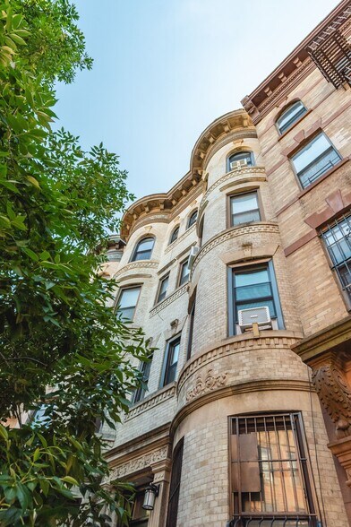 More Photos Of 14 Lincoln Pl, Brooklyn Apartments For Sale