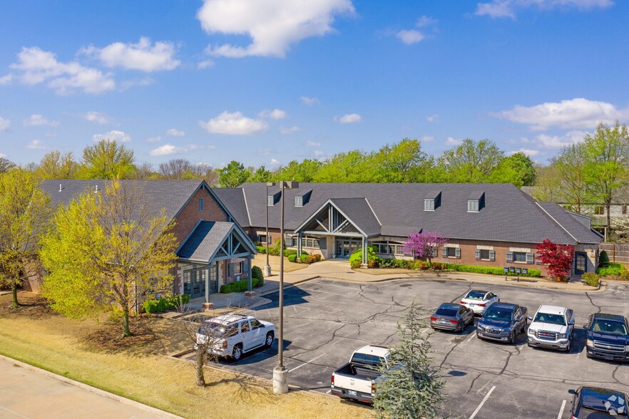 More Photos Of 6226 E 101st St, Tulsa Office For Sale