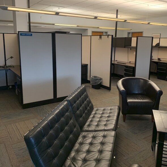 More Photos Of 1580 Mid Valley Dr, De Pere Office For Sale