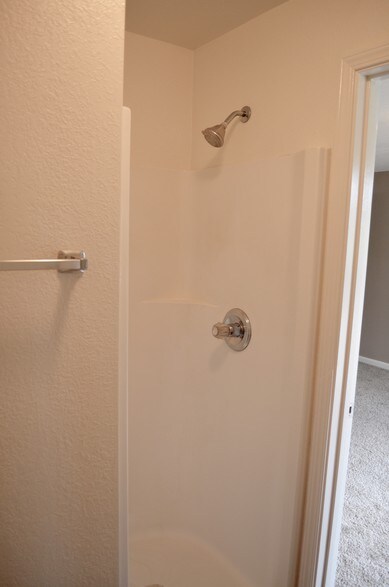 More Photos Of 5800 Valley Dr, Felton Apartments For Sale