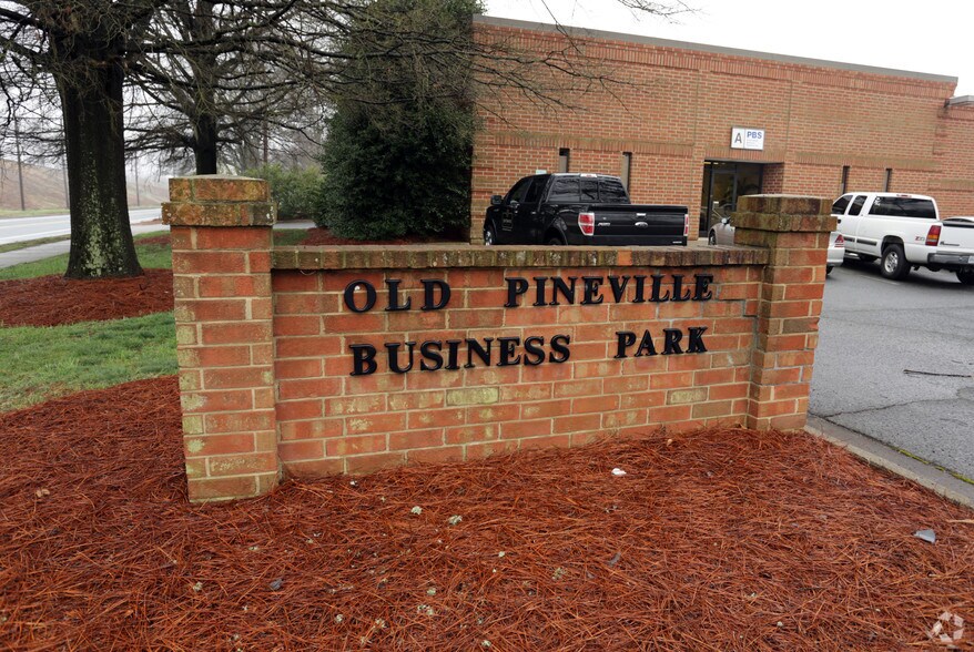 More Photos Of 6008 Old Pineville Rd, Charlotte Flex For Lease