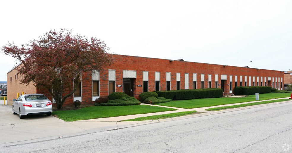 More Photos Of 1515-1545 W Jarvis Ave, Elk Grove Village Warehouse For Lease